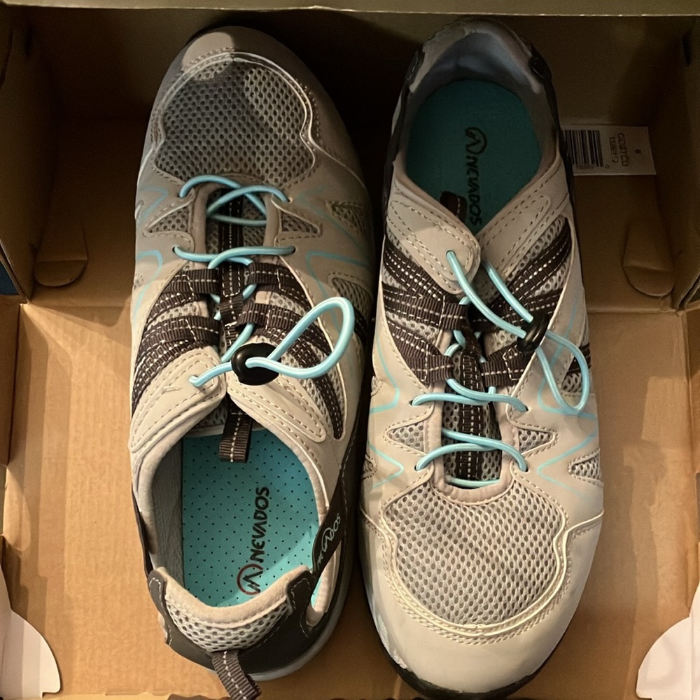 Nevados Women's Grey/Teal Lightweight Vent Bungee Closure Shoes